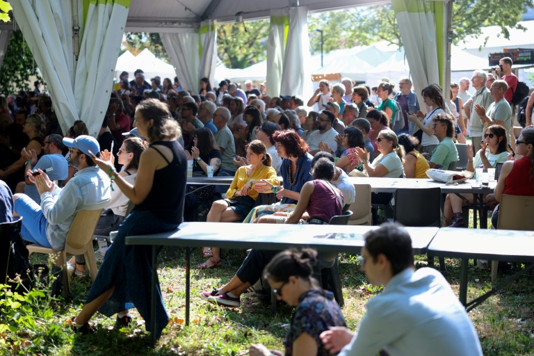 Des participants aux Journées d'été des Ecologistes, le 20 août 2026 à Saint-Martin d'Hères, en Isère