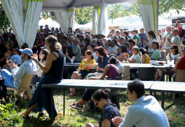 Des participants aux Journées d'été des Ecologistes, le 20 août 2026 à Saint-Martin d'Hères, en Isère