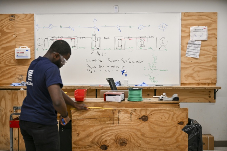 Un étudiant participe à un cours, à Manhattan, New York, le 4 juin 2026
