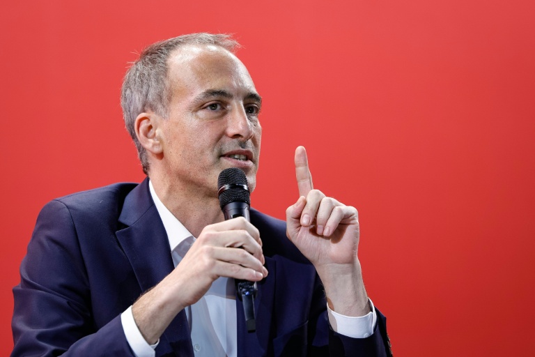 Raphaël Glucksmann lors d'un rassemblement de la gauche social-démocrate à Pontoise (Val d'Oise), le 16 november 2025 