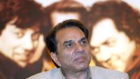 L'acteur indien Dharmendra le 25 juin 2007 à Calcutta, en Inde, lors de la promotion d'un film