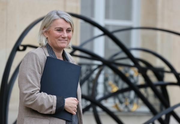 La ministre de la Santé Stéphanie Rist à la sortie de l'Elysée, le 28 janvier 2026 à Paris