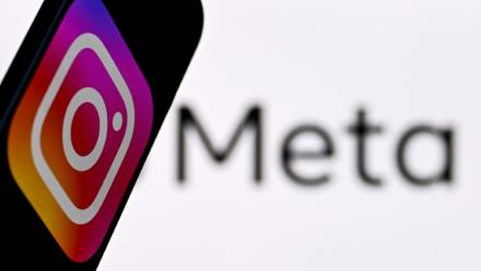 Meta a présenté mardi un nouveau dispositif destiné aux comptes Instagram d'adolescents, qui va filtrer encore davantage de contenus