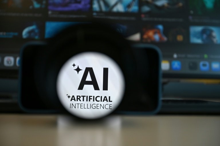 Logo d'intelligence artificielle sur un écran de smartphone, à Brxuelles, le 10 juin 2026