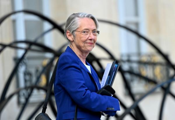 La ministre de l'Education Elisabeth Borne à la sortie de l'Elysée, le 23 mai 2025 à Paris