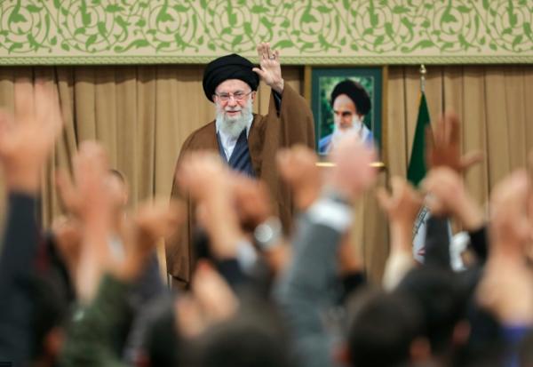Photo diffusée par le bureau du Guide suprême iranien, de l'ayatollah Ali Khamenei, le 20 octobre 2025 à Téhéran