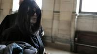 L'actrice Isabelle Adjani arrive pour son procès en appel pour fraude fiscale et blanchiment d'argent au Palais de Justice de Paris, le 1er avril 2026