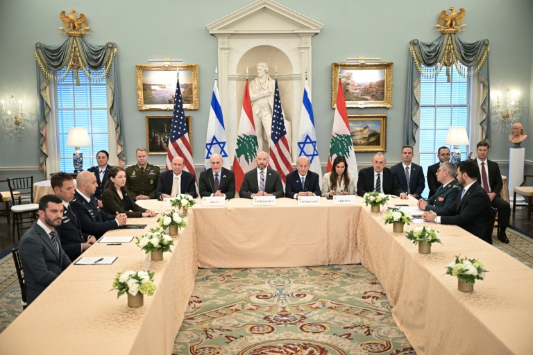 Les délégations israélienne et libanaise au département d'Etat, à Washington, le 3 juin 2026