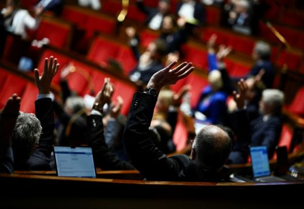 Des députés lors d'un débat à l'Assemblée nationale à Paris le 24 octobre 2024
