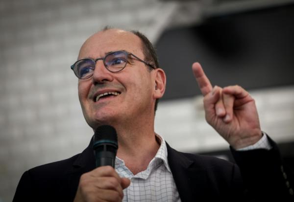 Jean Castex, alors PDG de la RATP, à Paris, le 19 juillet 2025 sur un quai du métro parisien