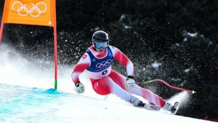 Le Suisse Franjo von Allmen lors de la descente des JO de Milan Cortina à Bormio (Italie) le 7 février 2026
