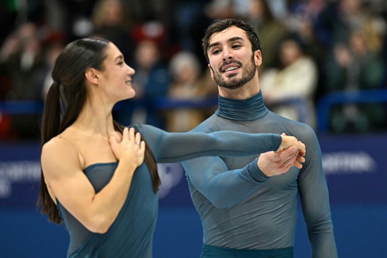 Les Français Laurence Fournier Beaudry et Guillaume Cizeron champions olympiques de danse sur glace, le 11 février 2026 à Milan