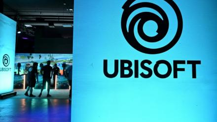 Le géant français du jeu vidéo Ubisoft se réorganise et plonge en Bourse, suscitant l'inquiétude de ses salariés 