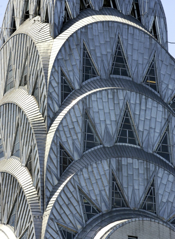 La flèche d'acier inoxydable du Chrysler Building à New York, le 27 mai 2005