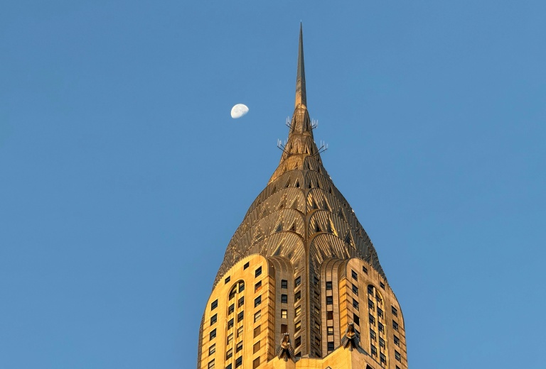 Le sommet du Chrysler Building, à New York, le 4 octobre 2023