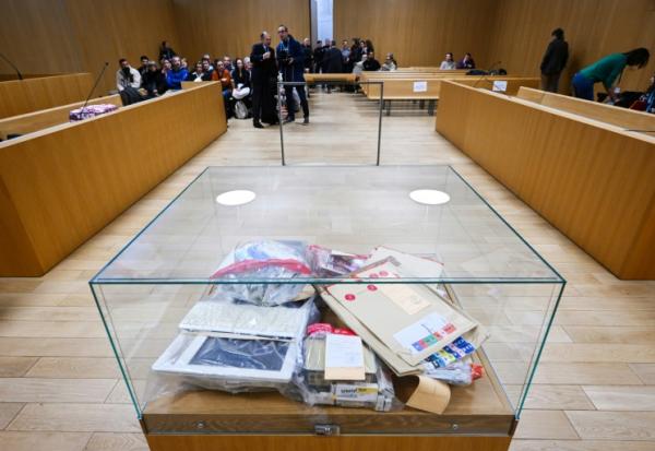 Photo de la salle de la cour d'assises des Landes de Mont-de-Marsan où s'est ouvert le procès d'une mère accusée d'avoir empoisonné ses filles aux médicaments le 24 novembre 2025
