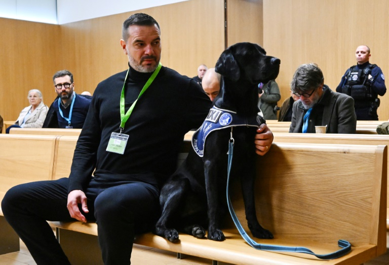 Yannick Reverdy, ex-mari de Maylis Daubon, jugée par la cour d'assises des Landes pour avoir empoisonné ses deux filles en les assommant de médicaments, le 24 novembre 2025 à Mont-de-Marsan