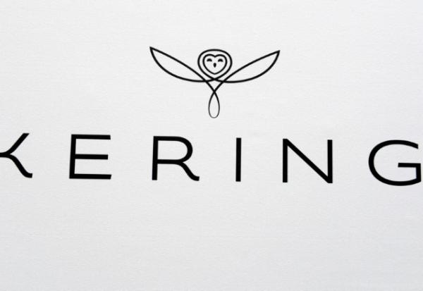 Le géant français du luxe Kering, lancé dans une restructuration depuis l'arrivée en septembre de son nouveau directeur général Luca de Meo, présente mardi ses résultats annuels