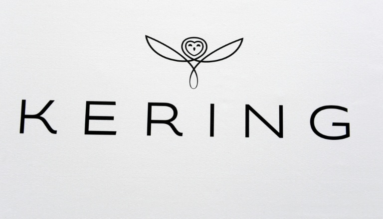 Le groupe français de luxe Kering, malmené depuis plusieurs années, vend sa division Beauté à son compatriote L'Oréal pour 4 milliards d'euros, ce qui devrait lui permettre de réduire son endettement et continuer son redressement