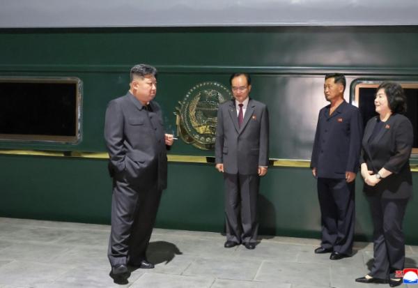 Kim Jong Un avant de partir pour Pékin, le 01 Septembre 2025 à Pyongyang, photo fournie par l'agence de presse nord-coréenne Korean Central News Agency (KCNA)