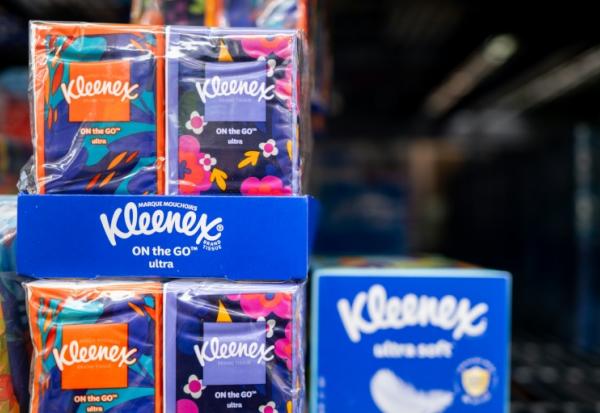 Kimberly-Clark (Kleenex) rachète Kenvue, fabricant du Tylenol, valorisé 48,7 milliards de dollars
