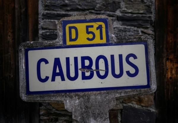 Le panneau du village de Caubous, en Haute-Garonne, le 11 mars 2026