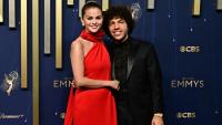 L'actrice Selena Gomez et son fiancé, le producteur Benny Blanco, le 14 septembre 2025 aux Emmy Awarts à Los Angeles