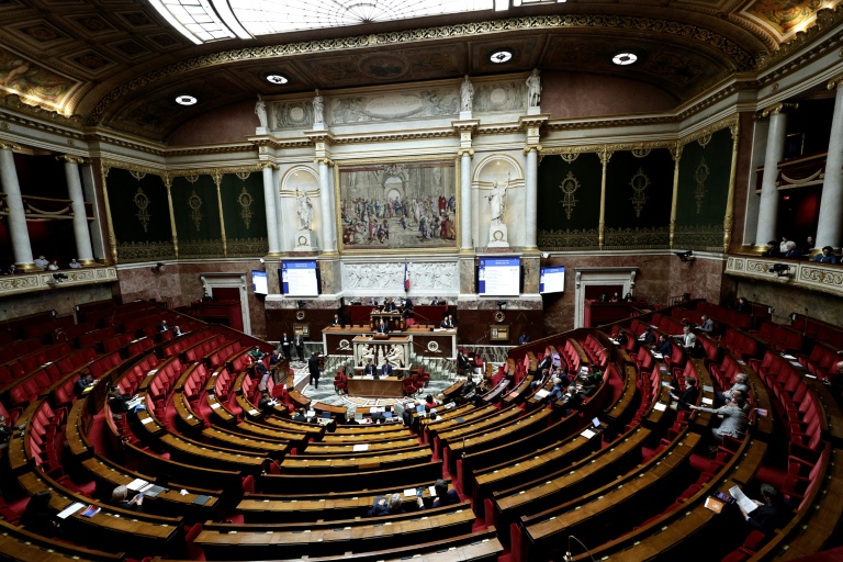 Les députés ont suspendu vendredi leurs travaux pour la coupure parlementaire liée aux élections municipales, sans achever l'examen du projet de loi contre les fraudes