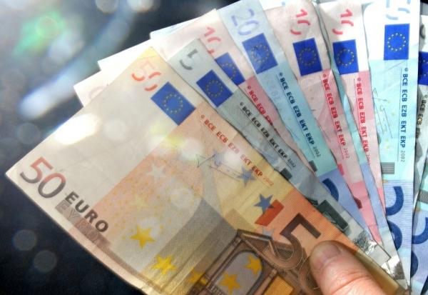 Les dépôts sur les contrats d'assurance vie ont atteint un niveau record en 2025, avec un solde positif de plus de 50 milliards d'euros jamais vu depuis 2010