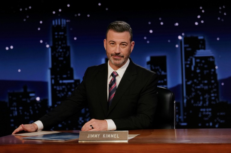 L'animateur américain Jimmy Kimmel, lors de son retour à la télévision après une semaine de suspension, à Los Angeles, aux Etats-Unis, le 23 septembre 2025