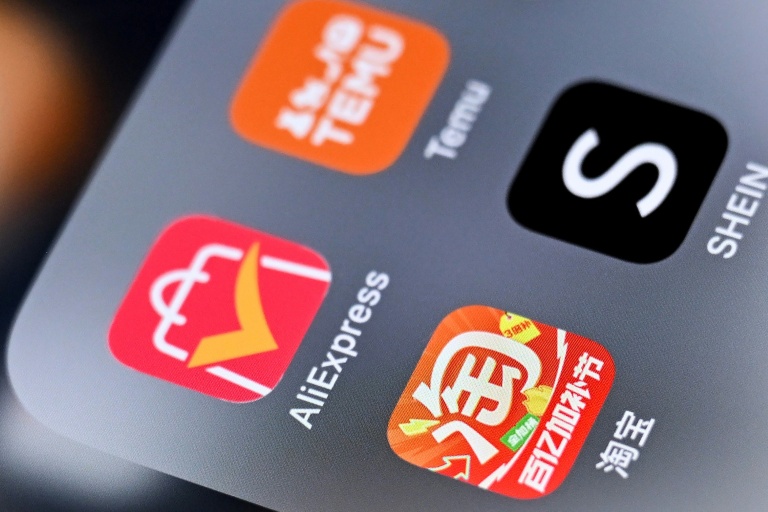 Temu, AliExpress et Shein doivent s'acquitter depuis le 1er juillet d'une taxe européenne de 3 euros sur chaque catégorie de produits envoyés dans leurs petits colis en provenance de Chine
