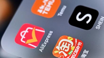 Temu, AliExpress et Shein doivent s'acquitter depuis le 1er juillet d'une taxe européenne de 3 euros sur chaque catégorie de produits envoyés dans leurs petits colis en provenance de Chine