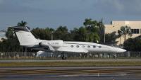L'avion transportant le sénateur brésilien Flavio Bolsonaro arrive à l’aéroport d’Opa-locka à Miami, le 28 octobre 2026 en Floride