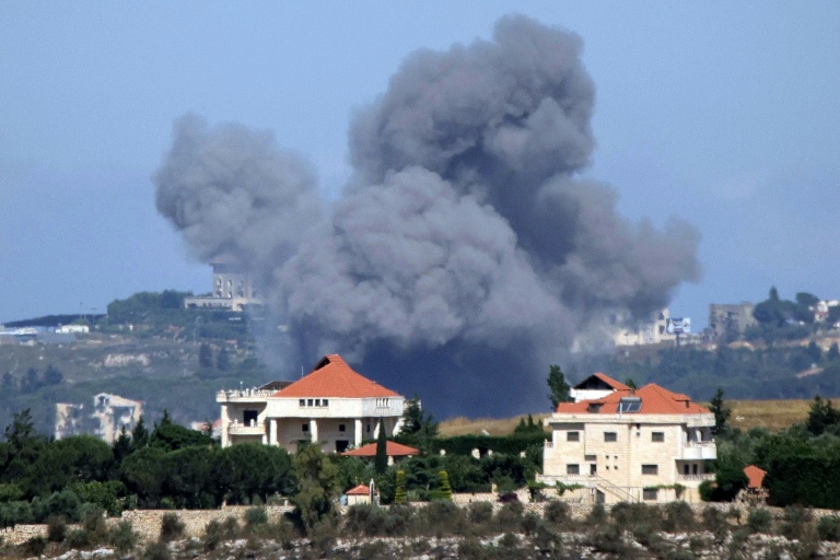 Bombardement israélien sur le village de Mayfadoun, dans le sud du Liban, le 6 juin 2026