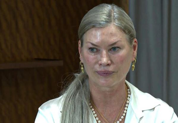 Image tirée d'une vidéo d'AFPTV du 7 septembre 2021 montrant l'ancienne mannequin de l'agence américaine Elite, Carré Otis, lors d'une conférence de presse à Paris après avoir déposé une plainte pénale à New York le mois dernier contre l'ancien directeur Europe d'Elite, Gérald Marie, l'accusant d'agressions sexuelles en série lorsqu'elle avait 17 ans