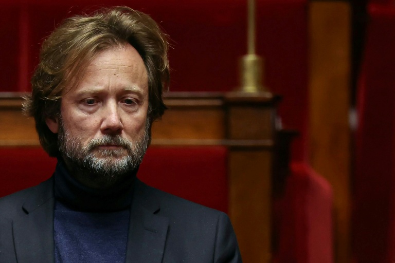 Le chef des députés du Parti socialiste, Boris Vallaud, participe à une séance de questions au gouvernement, le 23 décembre 2025 à Paris