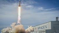 Une fusée Falcon Heavy de SpaceX transportant un satellite météorologique décolle du Centre spatial Kennedy de la Nasa, en Floride, le 25 juin 2024