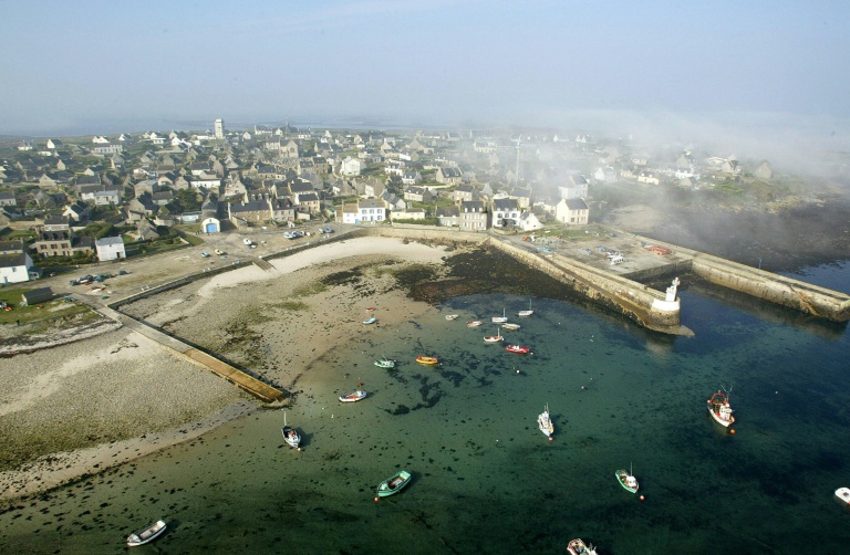 Le bourg de Molène sur l'île du même nom au large du Finistère, le 23 mars 2003
