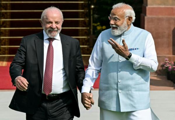 Le président brésilien Luiz Inacio Lula da Silva et le Premier ministre indien Narendra Modi à New Delhi, le 21 février 2026
