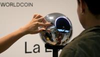 Depuis le landement de Worldcoin en 2023, des millions de personnes ont scanné leur iris pour créer une "ID mondiale", prouvant qu'ils sont des êtres humains et peuvent effectuer des  transactions.