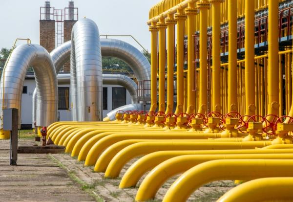 L'Union européenne a franchi lundi une étape importante dans ses efforts pour assécher l'économie de guerre de la Russie, la majorité des Etats membres ayant approuvé le principe d'une interdiction, d'ici fin 2027, des importations de gaz naturel russe
