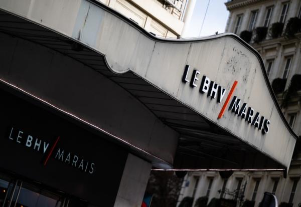 Le BHV Marais, qui affirmait encore récemment ne pas être en cessation de paiement, est en faillite et a déposé auprès de la justice lyonnaise un dossier pour être placé en redressement judiciaire, afin de "préserver l'activité et l'emploi" et "sécuriser son plan de relance", selon la direction.