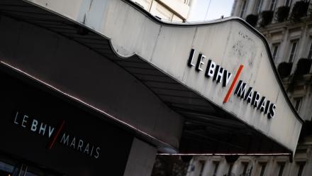 Le BHV Marais, qui affirmait encore récemment ne pas être en cessation de paiement, est en faillite et a déposé auprès de la justice lyonnaise un dossier pour être placé en redressement judiciaire, afin de "préserver l'activité et l'emploi" et "sécuriser son plan de relance", selon la direction.