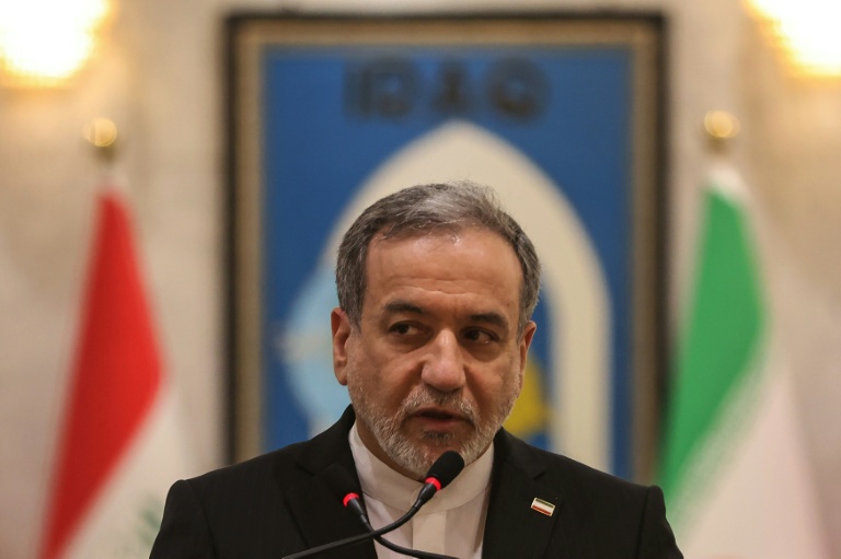 Le ministre iranien des Affaires étrangères, Abbas Araghchi, lors d'une conférence de presse conjointe avec son homologue irakien à l'issue d'une réunion à Bagdad, le 28 juin 2026 en Irak