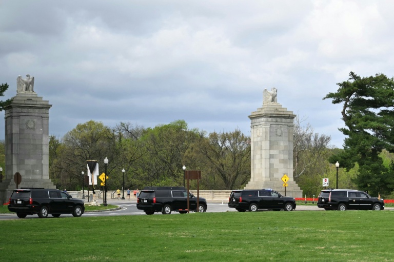 Le cortège du président américain Donald Trump à Arlington, Virginie le 5 avril 2026