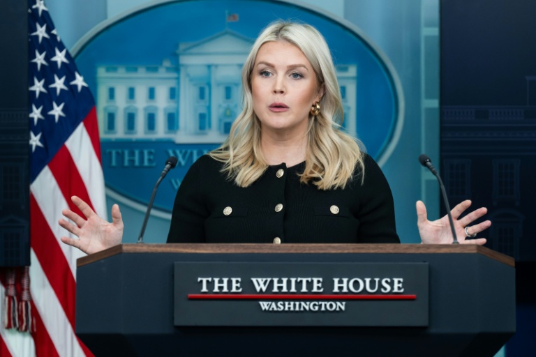La porte-parole de la Maison Blanche, Karoline Leavitt, lors d'un point de presse à la Maison Blanche, le 18 février 2026 à Washington