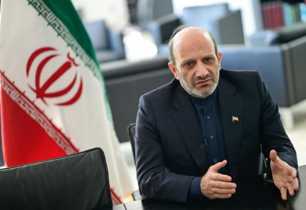 Majid Nili Ahmadabadi, l’ambassadeur d’Iran en Allemagne, accorde une interview à l’AFP à l’ambassade d’Iran à Berlin, le 19 mars 2026.