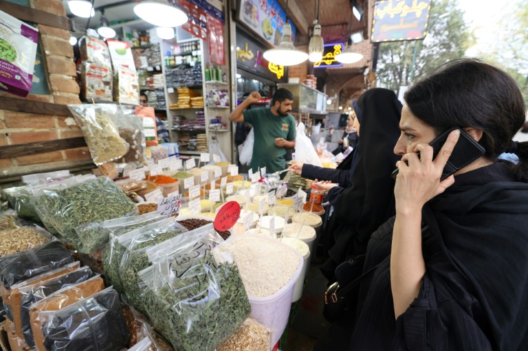 Des Iraniennes au Grand Bazar de Téhéran, le 27 septembre 2025