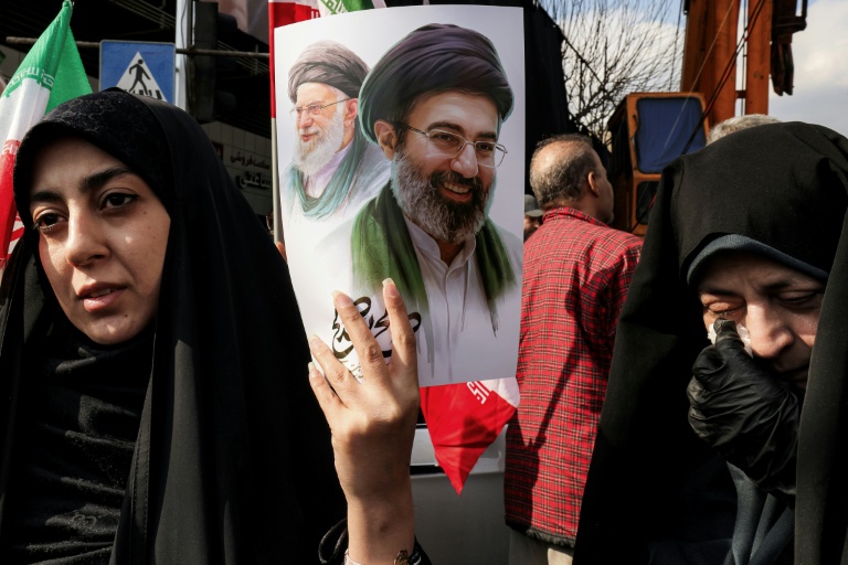 Manifestation de soutien au nouveau guide suprême iranien Mojtaba Khamenei, le 9 mars 2026 à Téhéran
