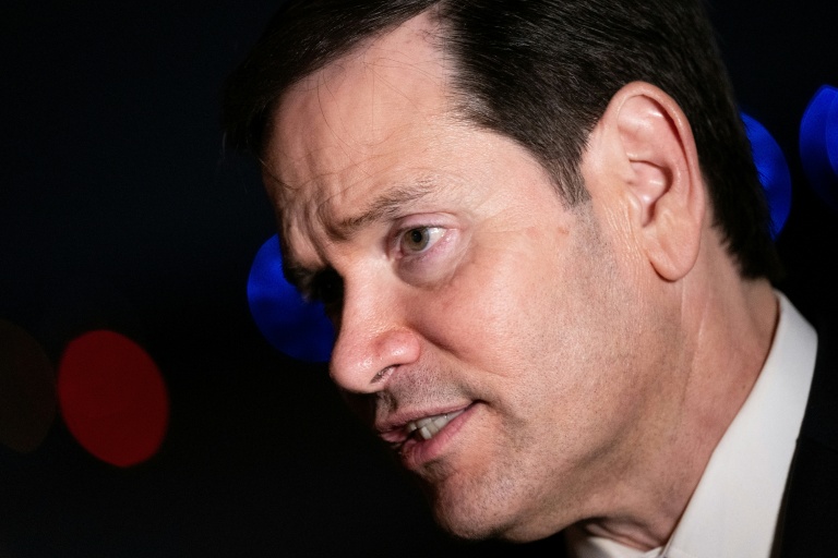 Le secrétaire d'Etat américain Marco Rubio s'adresse aux journalistes avant de quitter la base militaire d'Andrews, dans le Maryland, le 19 juillet 2026
